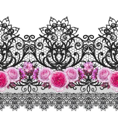 Dikişsiz desen sınır. Narin, dokuma Ajur siyah dantel, vintage eski tarzı Arabesk. Dekoratif kenar. Dan inciler, boncuk dekorasyon. Beyaz güller çiçek çelenk.
