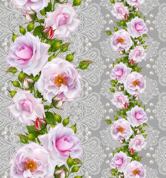 Borde de patrón sin costuras. Tejido calado delicado, fondo plateado, encaje brillante, arabescos de estilo antiguo vintage. Borde decorativo. Decoración de perlas, cuentas. Guirnalda de flores de rosas rosas . —  Fotos de Stock