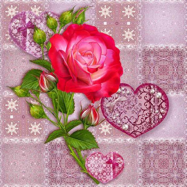 फुलांची पार्श्वभूमी. अखंड नमुना. जुनी शैली, चौरस आकार, पेस्टल टोन, पॅचवर्क. उज्ज्वल सुंदर लाल गुलाब, मणी आणि मोती सह नाजूक पोत हृदय, प्रकाश फुलपाखरू . — स्टॉक फोटो, इमेज