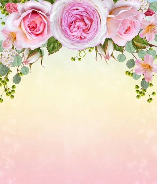 Blommig bakgrund. Krans av blommor, anbud rosa rosor, bär och blad. Gratulationskort, inbjudan, visitkort. — Stockfoto