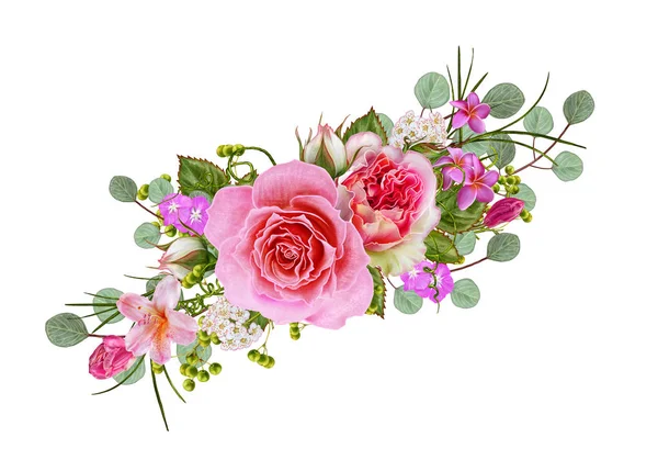 Blütenkomposition. Kranz, Girlande aus zarten rosa Rosen und grünen Blättern. isoliert auf weißem Hintergrund. — Stockfoto