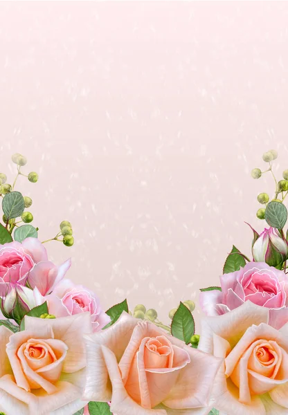 Fondo floral. Saludo postal vintage, tono pastel, estilo antiguo. Arreglo floral de rosas rosadas . — Foto de Stock