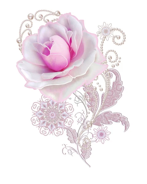 Декоративное украшение, элемент пейсли, нежные текстурированные серебряные листья из мелких кружевов и жемчуга. Драгоценные блестящие кудри, нитки из бусин, бутоньерка розовая роза. Ткань из открытого материала — стоковое фото