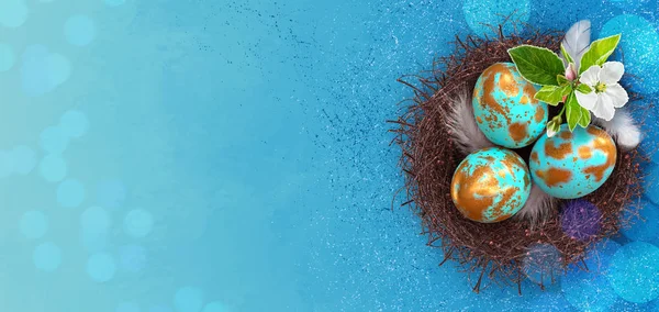 Fundo Elegante Festivo Páscoa Patela Dourada Pintada Ovos Azul Turquesa — Fotografia de Stock