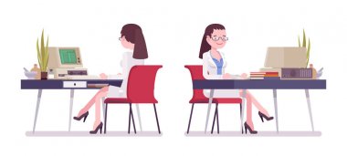 Masa başında çalışan kadın bilim adamı