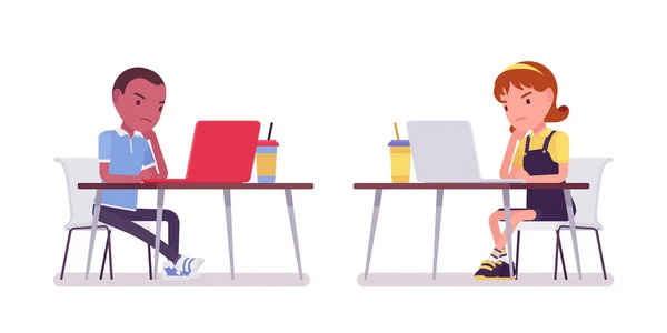 学校の男の子と女の子でデスクワークとコンピュータ — ストックベクタ
