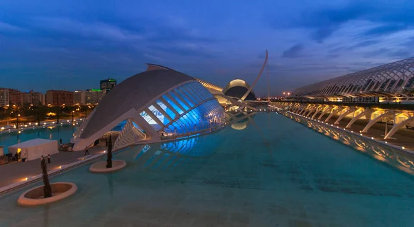 Próxima reunião noturna no L 'hemispheric em Valencia, Cidade das Artes e Ciências . — Fotografia de Stock