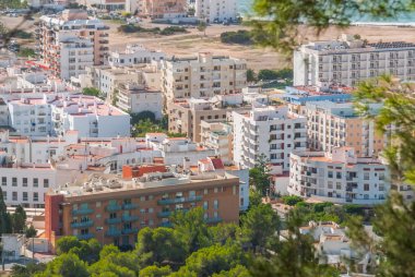 St Antoni de Portmany, Ibiza, Hillside görüşlerini bir takas gün içinde Kasım, nazikçe ılık meltem sonbahar, Balear Adaları, İspanya.