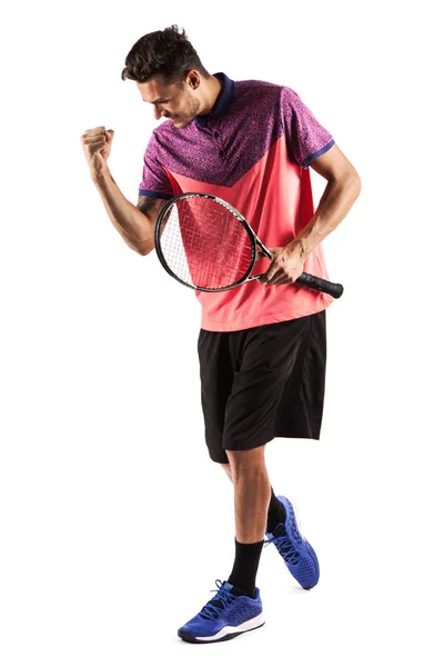 Porträt eines jungen männlichen Tennisspielers, der seinen Erfolg feiert — Stockfoto