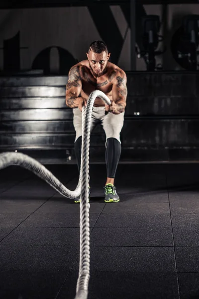 Men with battle ropes exercise — Stock Photo, Image