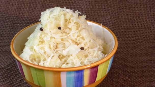 Homemade sauerkraut in a bowl — Stock Video