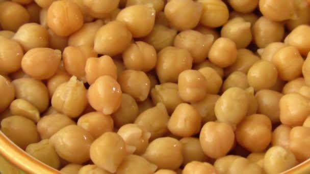 Detail of cooked chickpeas in ceramic bowl — Stock Video