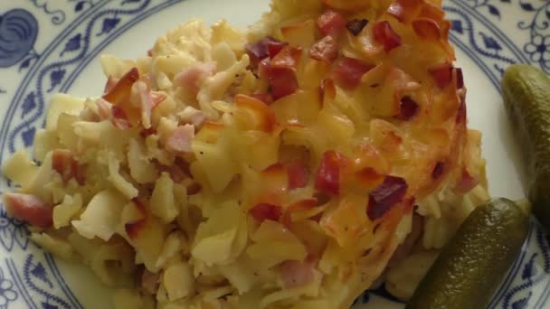 Pastas caseras horneadas con huevos y jamón — Vídeos de Stock