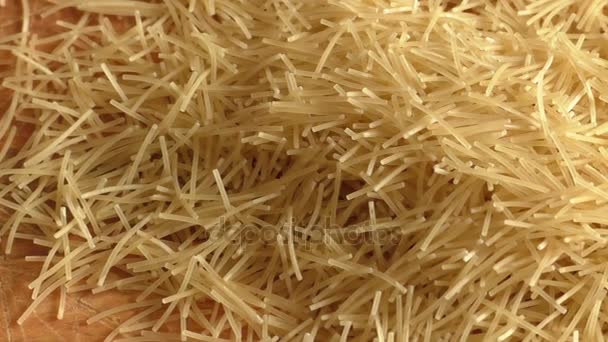 未煮熟的干硬粒小麦粉意面 — 图库视频影像