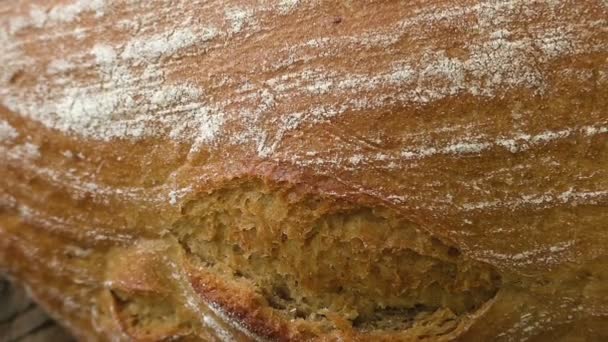 Masada bir eski vintage dalgalı ahşap rustik ekmek — Stok video