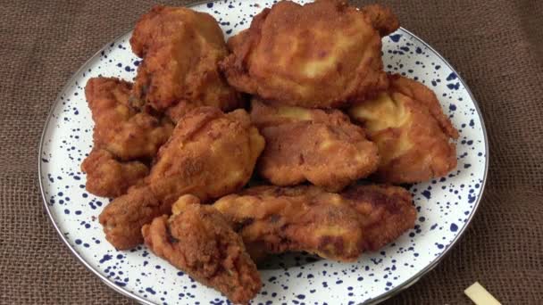 Świeży Kurczak Smażony Fried Chicken Kurczaka Napis — Wideo stockowe