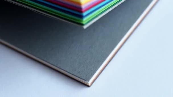 Livre De Nuances De Couleur Catalogue De Couleurs Arc En Ciel échantillon Retourne Le Papier De Couleur - 