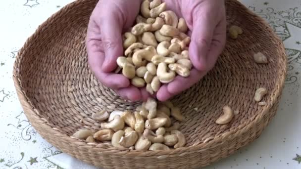 Geroosterde Cashewnoten Mand — Stockvideo