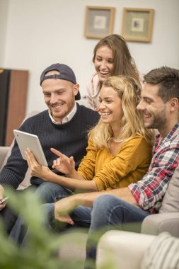 TV program dijital tablet seçme Oda arkadaşı