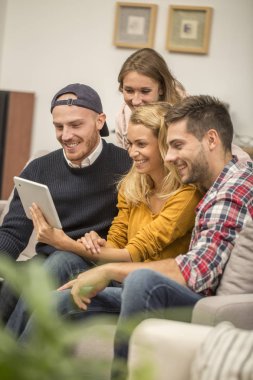 TV program dijital tablet seçme Oda arkadaşı