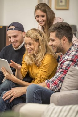 TV program dijital tablet seçme Oda arkadaşı
