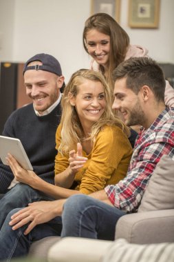 TV program dijital tablet seçme Oda arkadaşı