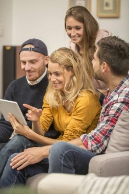TV program dijital tablet seçme Oda arkadaşı