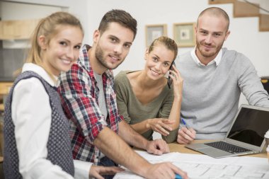 iş toplantısı gençlerin grup