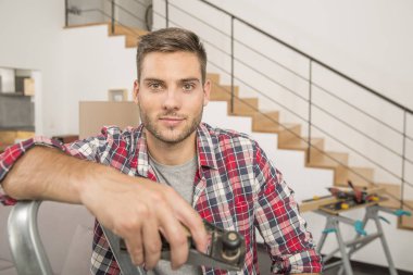 Ev Tadilatı adam portresi