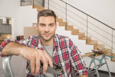 Ev Tadilatı adam portresi