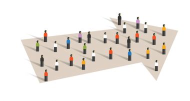 yön ok liderlik kalabalık grup küçük insanlar birlikte iş işbirliği kavramı