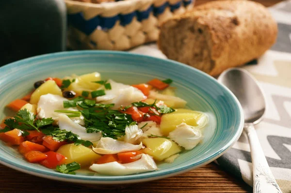 Чистая рыба суп с овощами . — стоковое фото