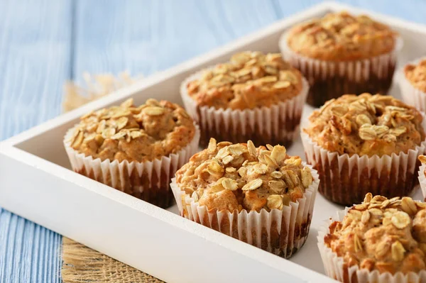 Havre muffins med äpplen och kanel. — Stockfoto