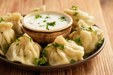 Hıngel - geleneksel Gürcü köfte etli dolma.