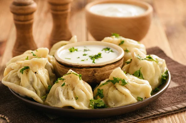 Hıngel - geleneksel Gürcü köfte etli dolma.