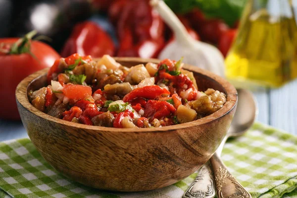 Geleneksel beyaz salata ızgara sebzeli - khorovats.