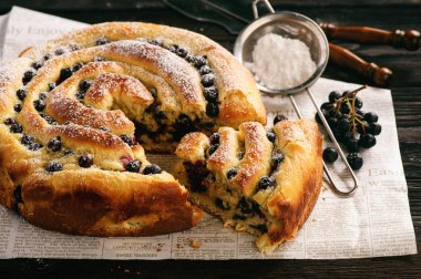 Ev yapımı haşhaş tohum kek aronia çilek ile.