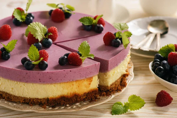 Homemade cheesecake with berry mousse. — Stock Photo, Image
