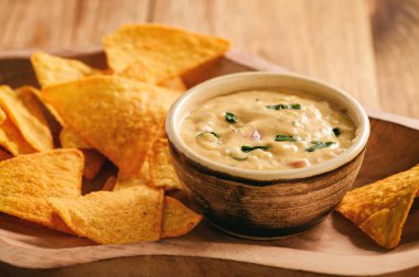 Meksika peynir dip cips ile görev yaptı..
