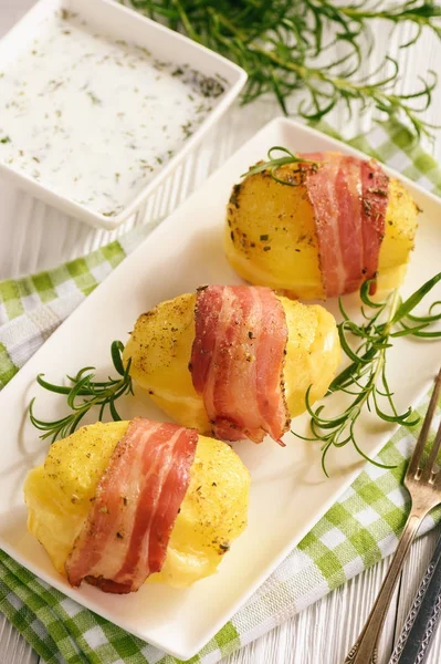 Картофель Беконе Запеченный Сыром — стоковое фото