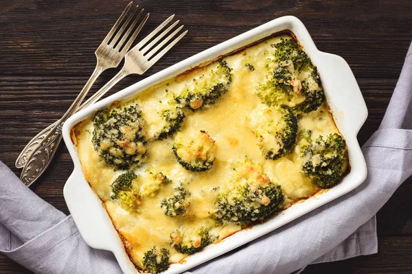 Casseruola Con Broccoli Patate Uova Formaggio — Foto Stock