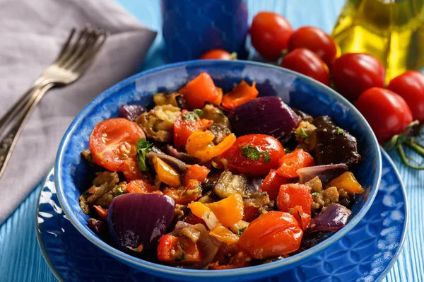 Oven Baked Vegetables Salad Eggplants Tomatoes Sweet Peppers Onion — Stock Photo, Image