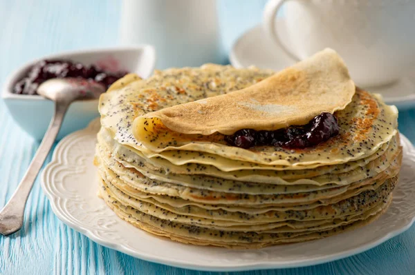 Crepes Sementes Papoula Servidos Com Creme Fraishe Geléia — Fotografia de Stock