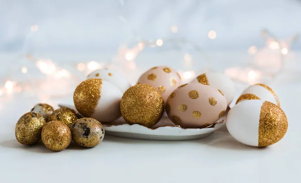 Coloridos huevos de Pascua — Foto de Stock