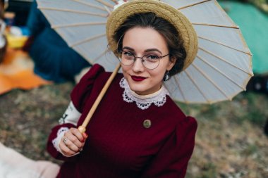 Retro cruise 2018, Ukrayna Kiev, Ukrayna - Mayıs 13: Bisiklet Retro vintage giyim katılan kişi cruise 13 Mayıs 2018 üzerinde Kiev, Ukrayna