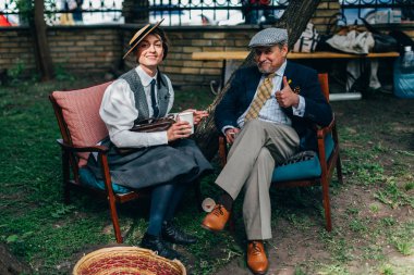 Retro cruise 2018, Ukrayna Kiev, Ukrayna - Mayıs 13: Bisiklet Retro vintage giyim katılan kişi cruise 13 Mayıs 2018 üzerinde Kiev, Ukrayna