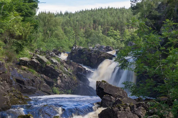 Chute d'eau Roggie chutes — Photo