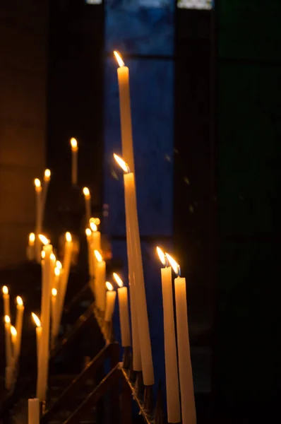 Bougies dans une église — Photo