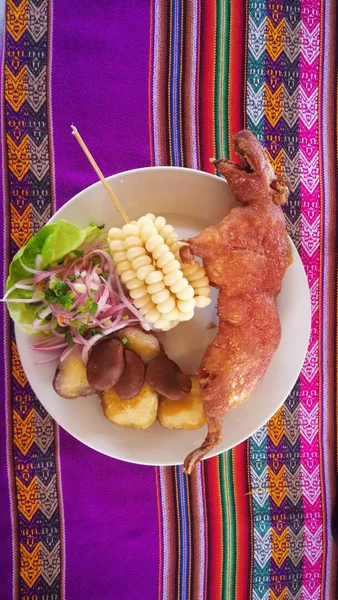 Cuy frito a la Nortea, plato tpico del Per.