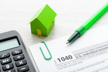 Kağıt ev ve vergi formu